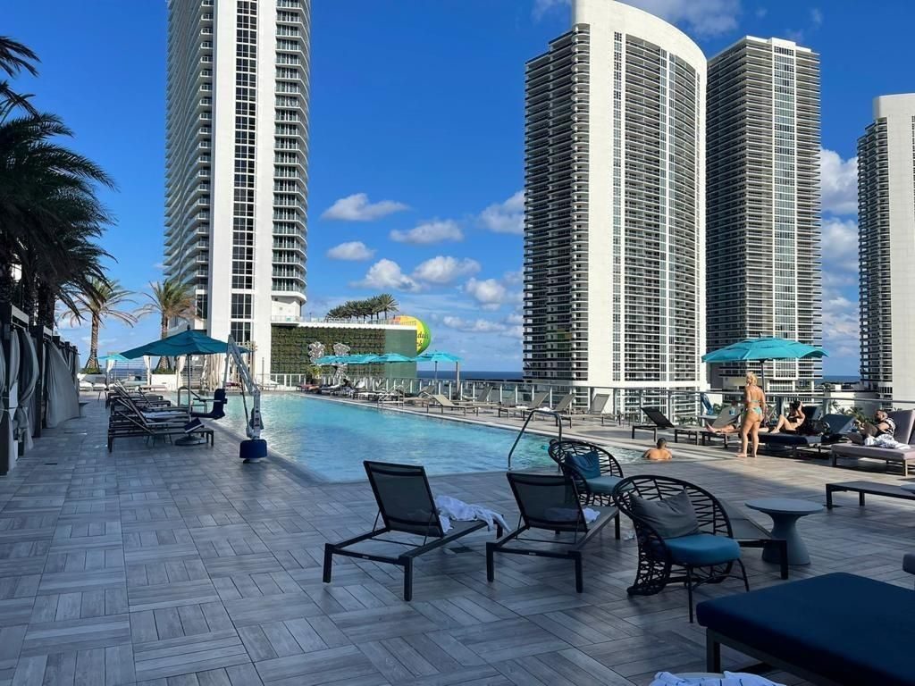 Hyde Beach House pool deck