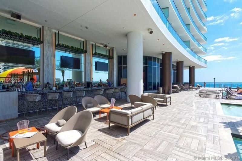Pool bar lounge