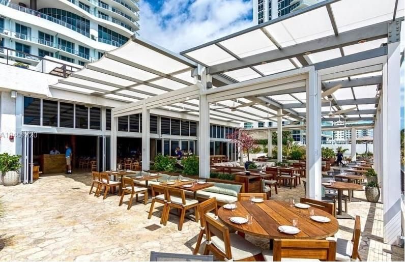 Oceanfront terrace dining
