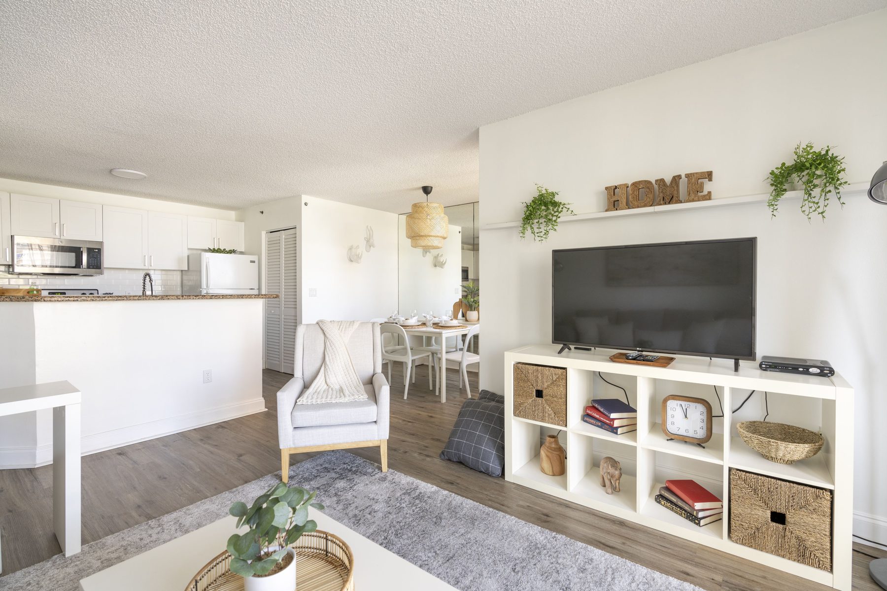 Living and dining area