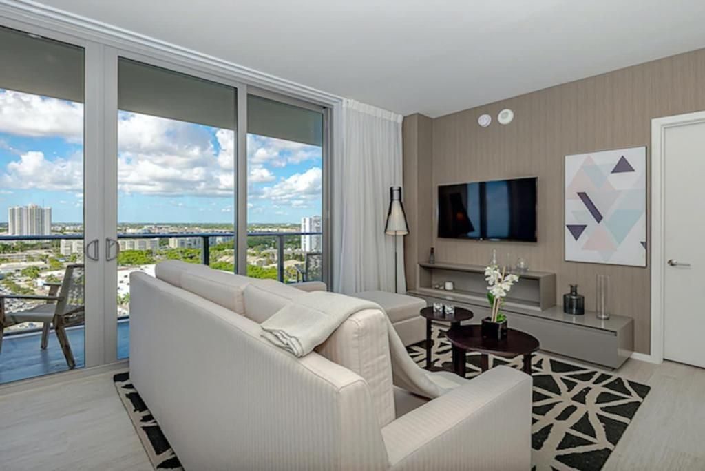 Living room, alternate angle