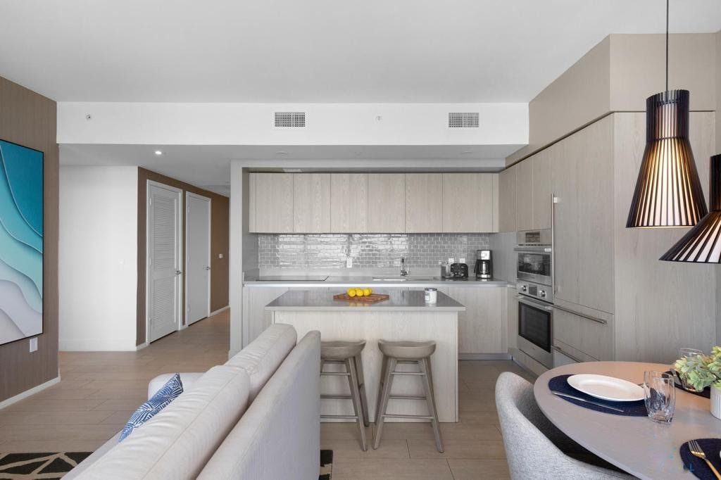 Kitchen, alternate angle