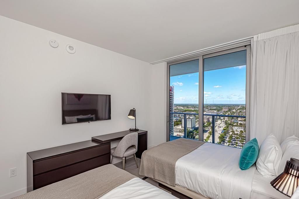 Third bedroom, twin beds