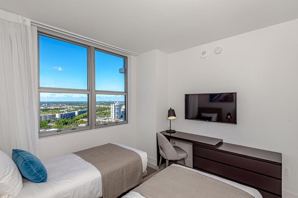 Third bedroom, city view