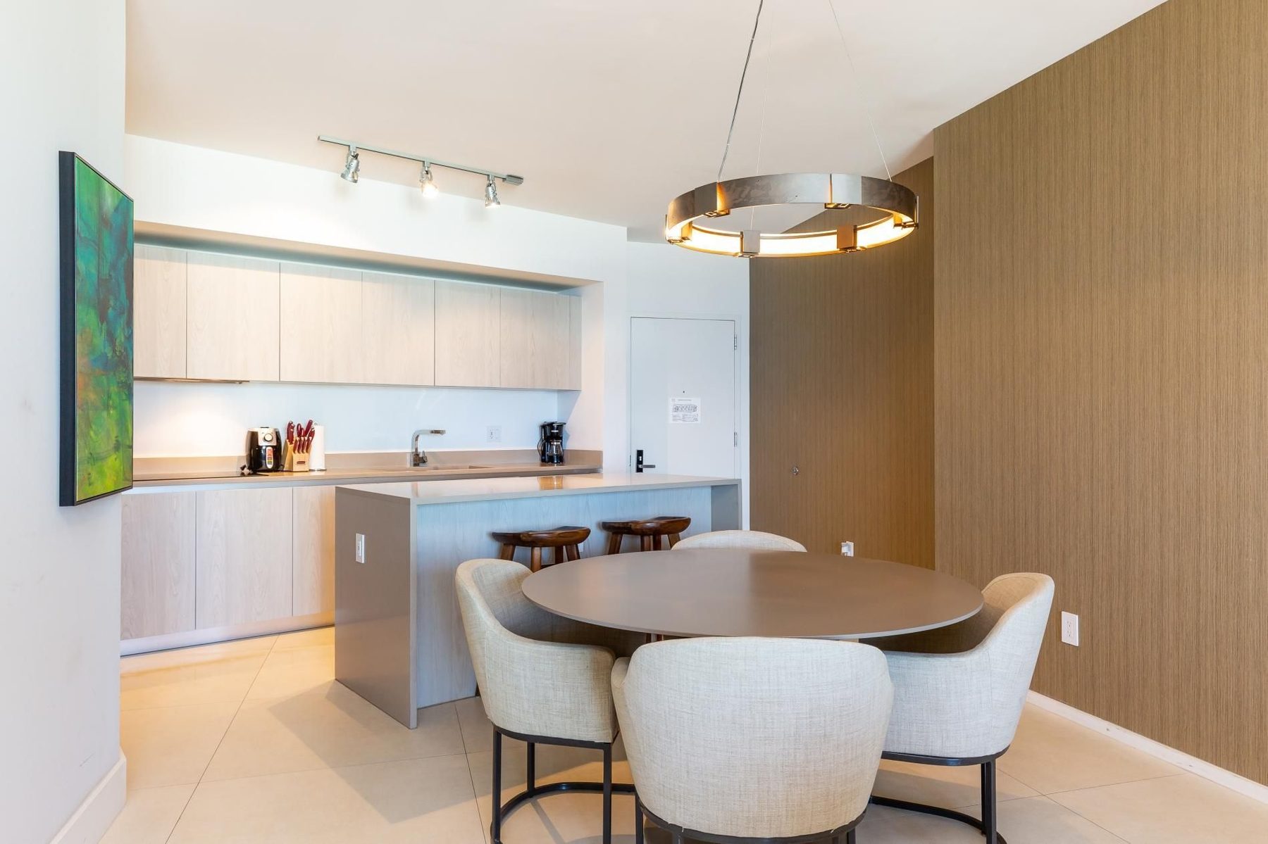 Kitchen, alternate angle