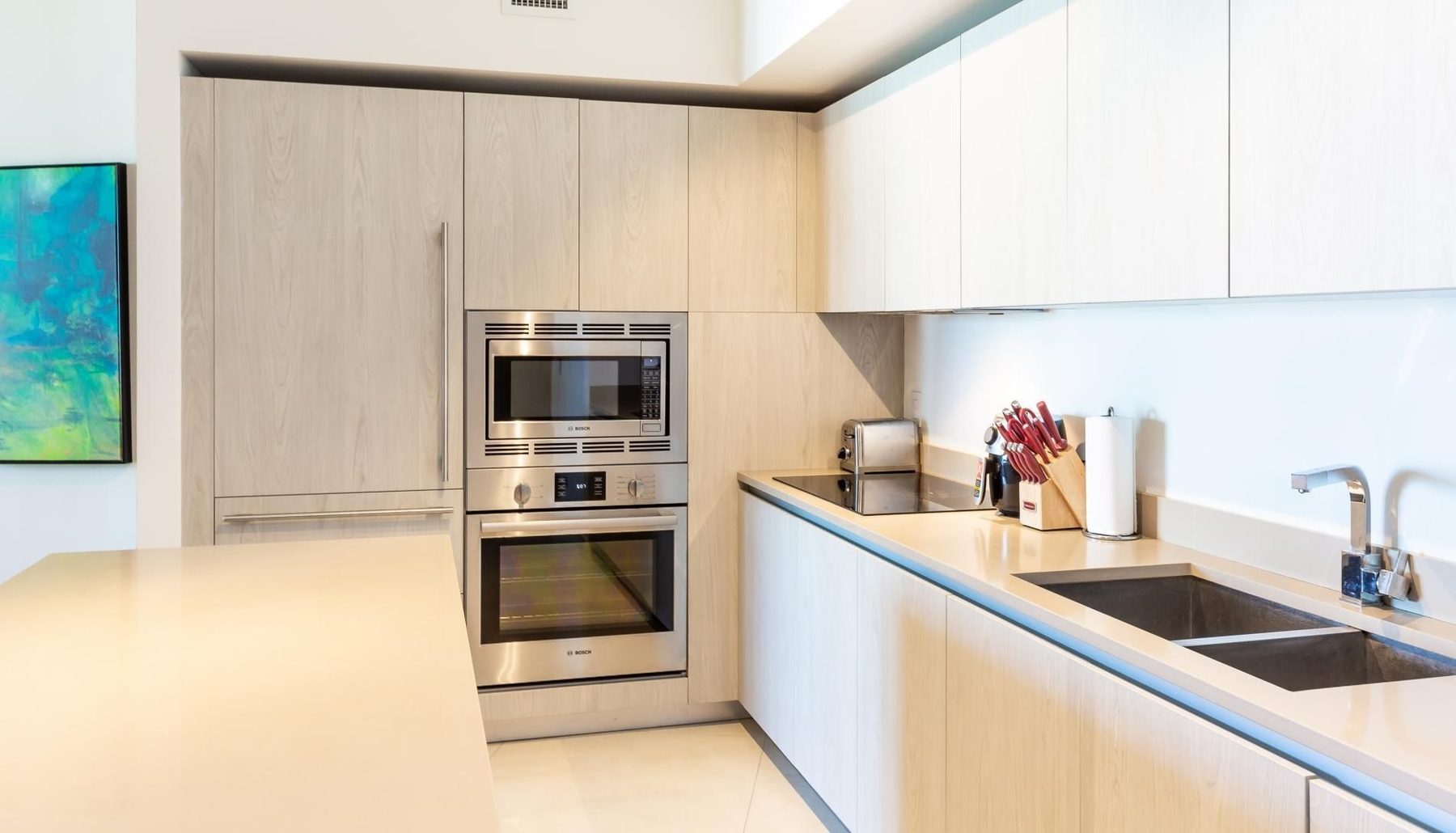 Kitchen appliances and counter