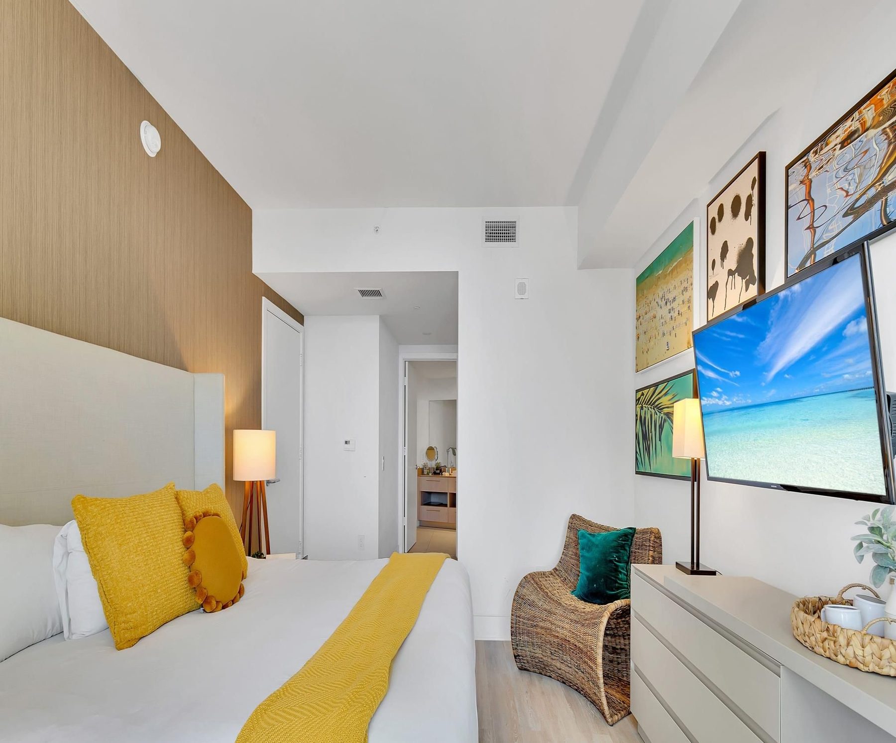 Master bedroom, king bed, ocean view