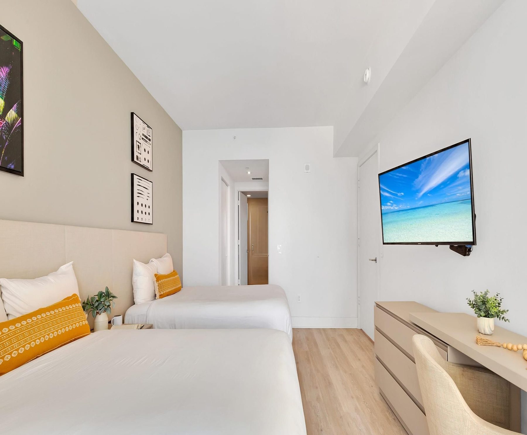 Second bedroom, TV wall