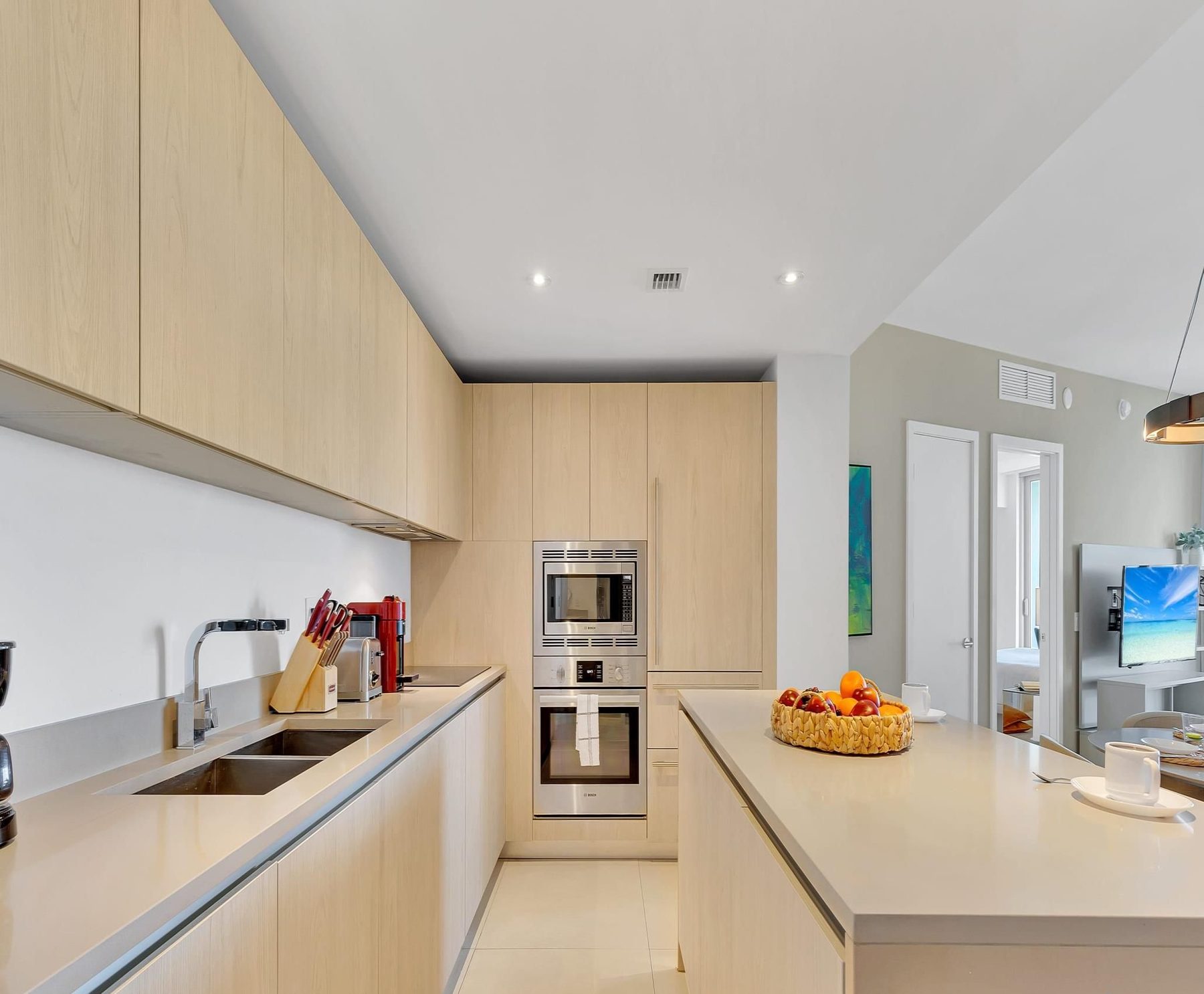 Kitchen, alternate angle