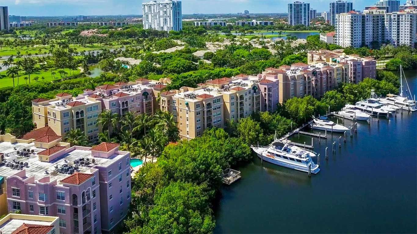 The Yacht Club at Aventura